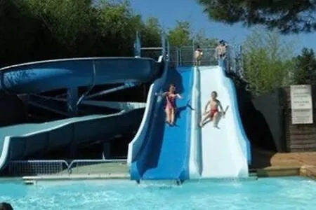 Campsite Mobil Climatise Camping La Lande Avec Piscine Mimizan